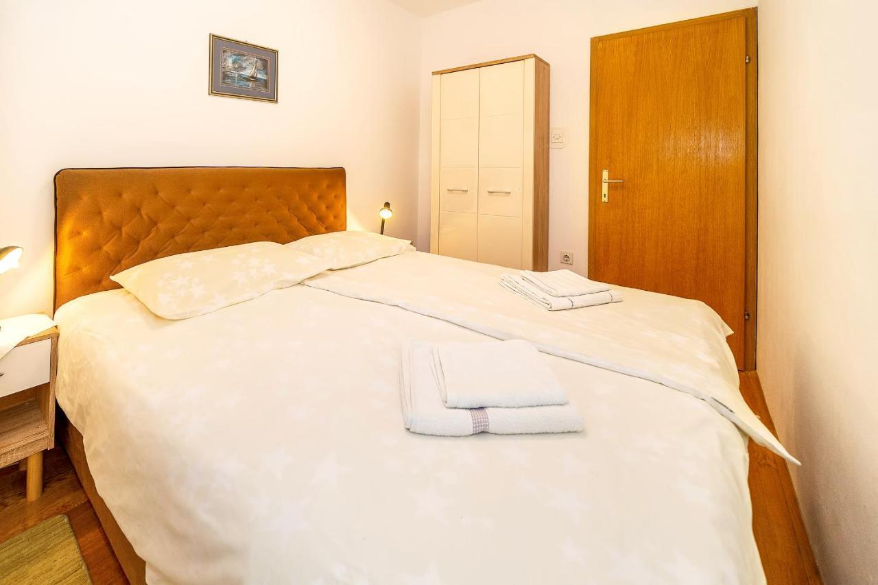 Apartments Jurina 2 Krk Town Esterno foto