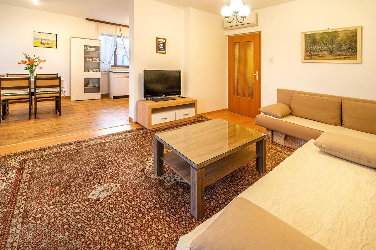Apartments Jurina 2 Krk Town Esterno foto