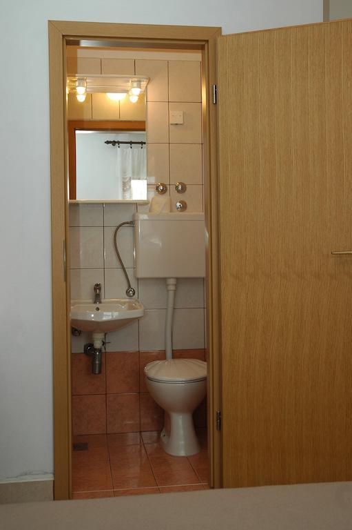 Apartments Jurina 2 Krk Town Camera foto